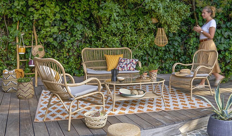 Créer et aménager un jardin à l’anglaise - équiper le jardin avec des mobiliers