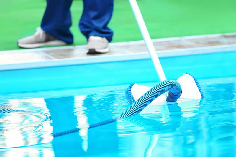 Le Meilleur Aspiro-brosseur de Piscine Jamais Testé : Deux Modèles en Promotion