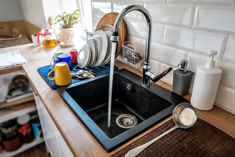 8 Indispensables Tâches de Nettoyage de Printemps pour une Cuisine Impeccable