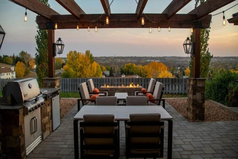 6 Éléments Qui Rétrécissent Toujours Votre Patio Selon les Designers