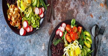 Ce seul ingrédient qui transforme une salade en véritable délice