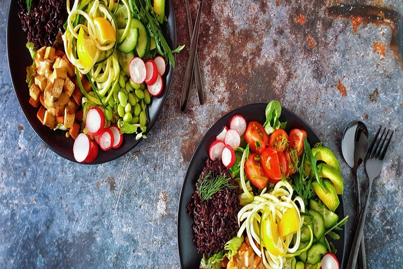 Ce seul ingrédient qui transforme une salade en véritable délice