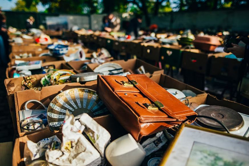 7 Trésors de la Brocante à Ne Jamais Laisser Passer
