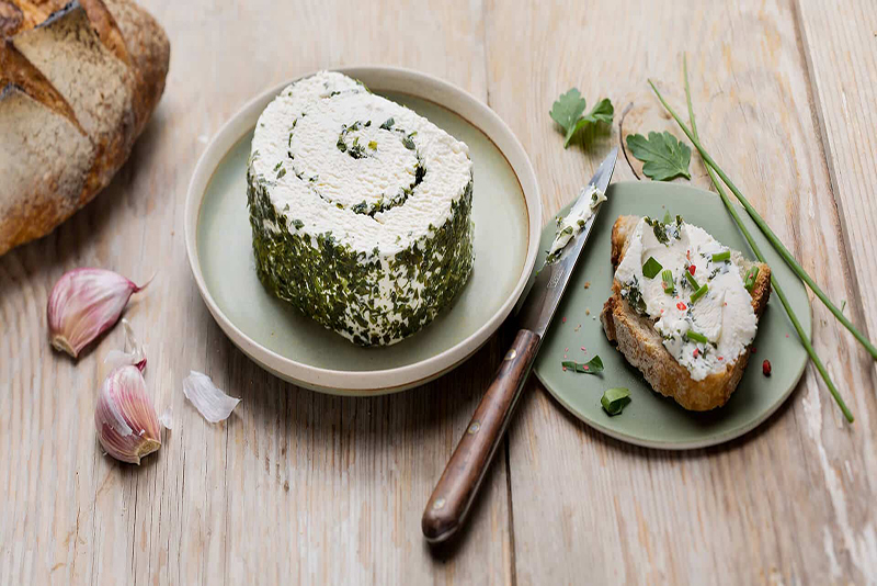 Les Roulés Tourbillons Ail et Fromage : Une Délicieuse Variation du Classique Petit-Déjeuner