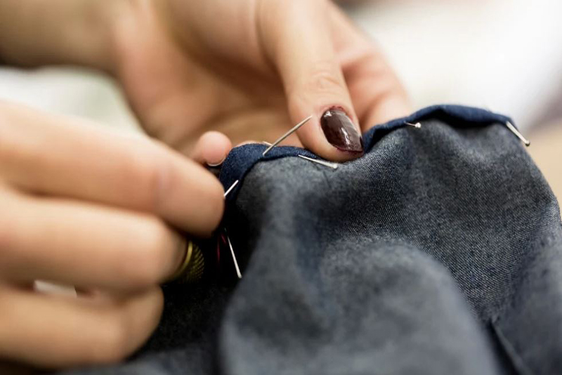 Envie d'un Ajustement Parfait 3 Techniques pour Rétrécir un T-Shirt en Coton sans l'Abîmer
