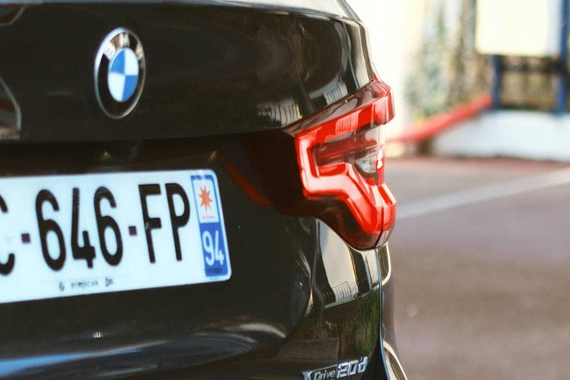 Ne Jetez Jamais Vos Plaques d'Immatriculation à la Poubelle : Voici Pourquoi !