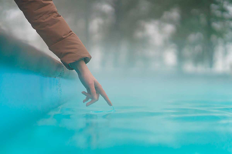 Guide Ultime Préparer Votre Piscine pour l'Hivernage
