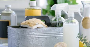 6 Éléments de Patio Surprenants à Nettoyer avec du Liquide Vaisselle pour un Entretien Idéal
